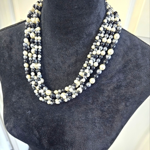 Costume Adjustable Faux Pearl Rope Necklace w Black, Silver & Pearl beads. EUC - Picture 8 of 8